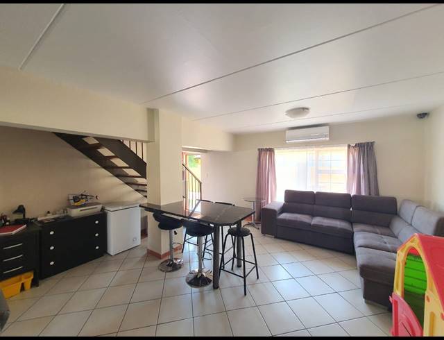 3 BEDROOM TOWNHOUSE FOR SALE IN WATERVAL EAST